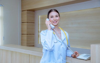 Как получить первичную консультацию нарколога по телефону - Квинмед